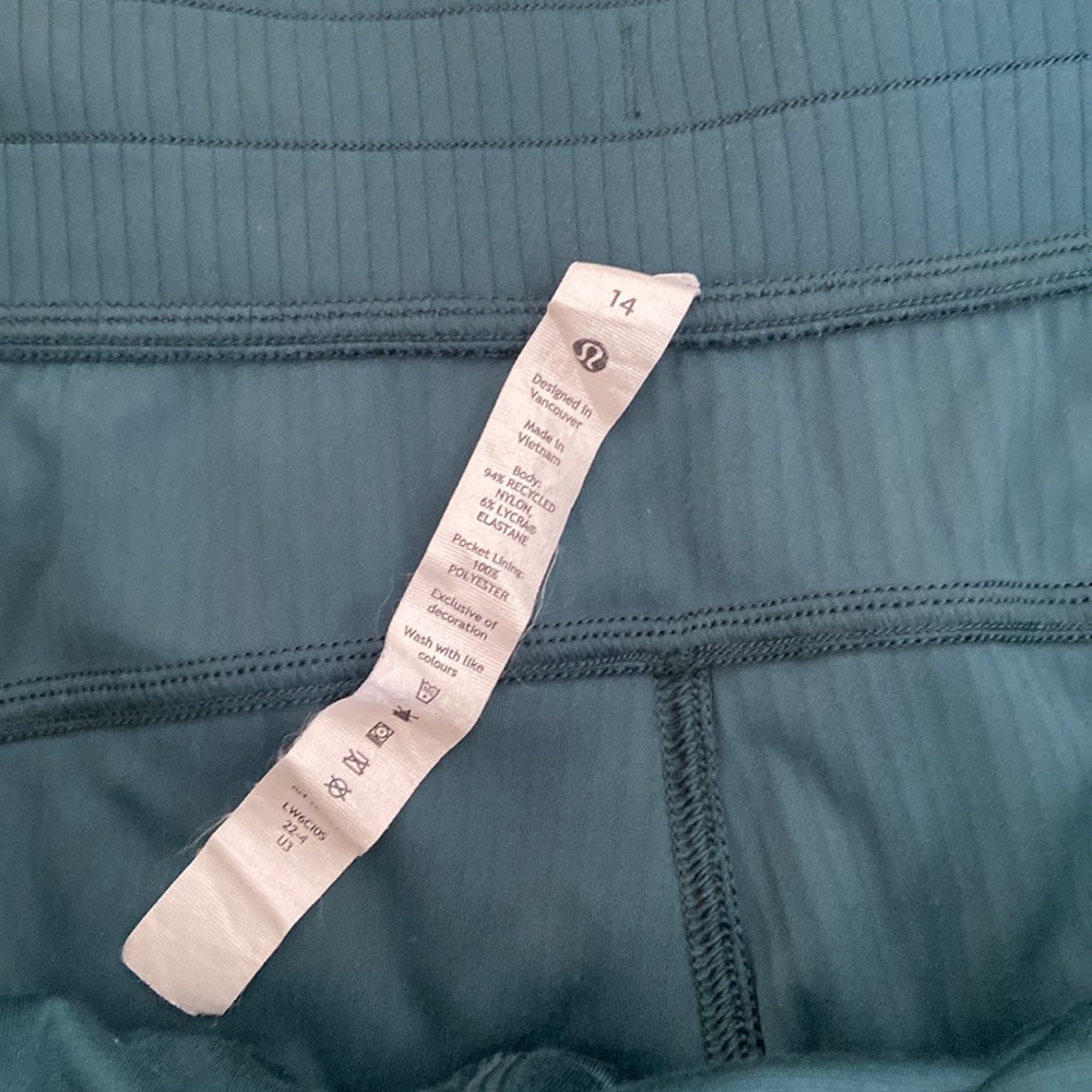Lululemon dark green ready to rulu crop jogger pants - Picture 6 of 8